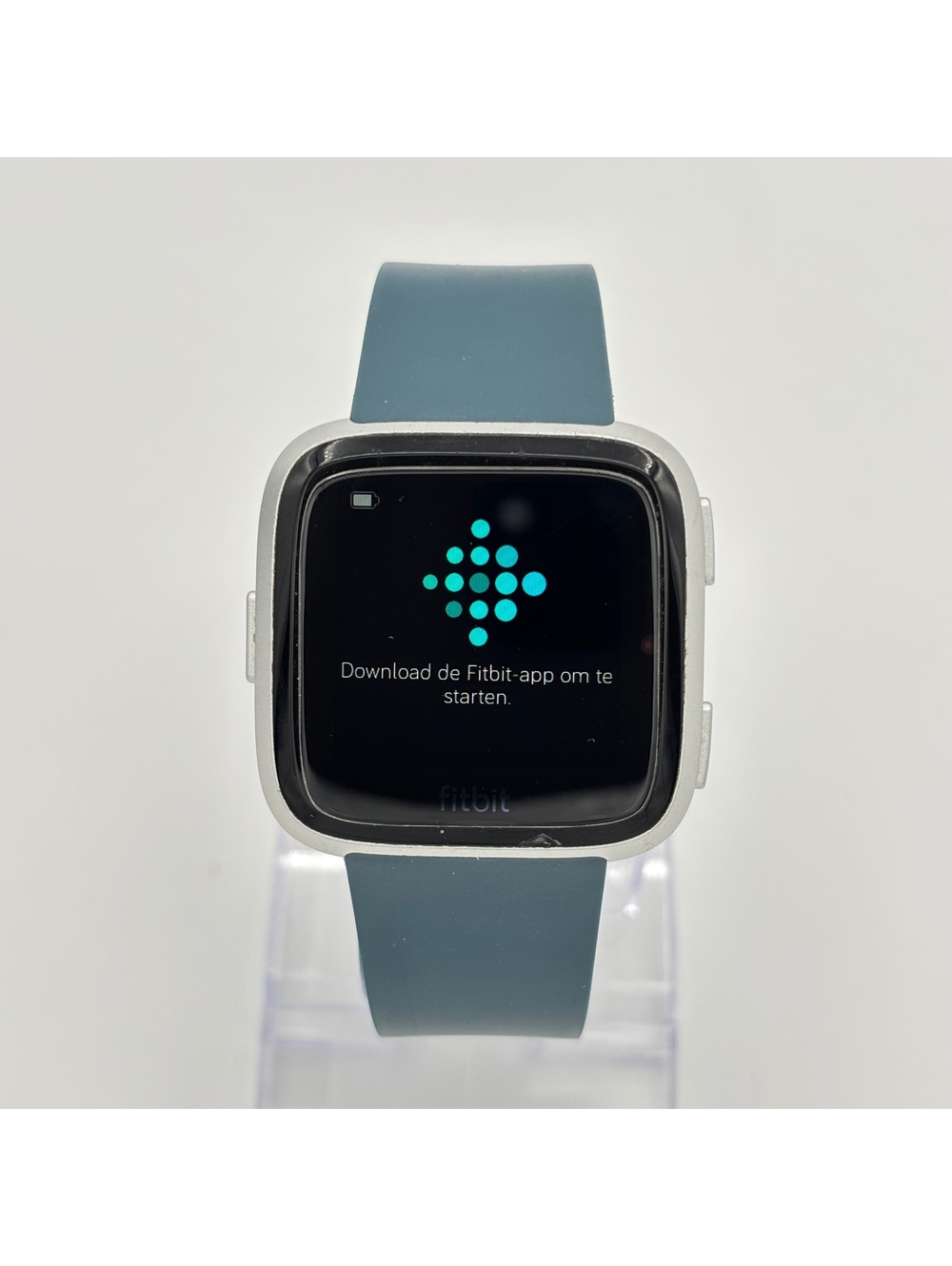 Fitbit Versa Activity and Fitness Smart Watch L Band Blue Silver Aluminum Case